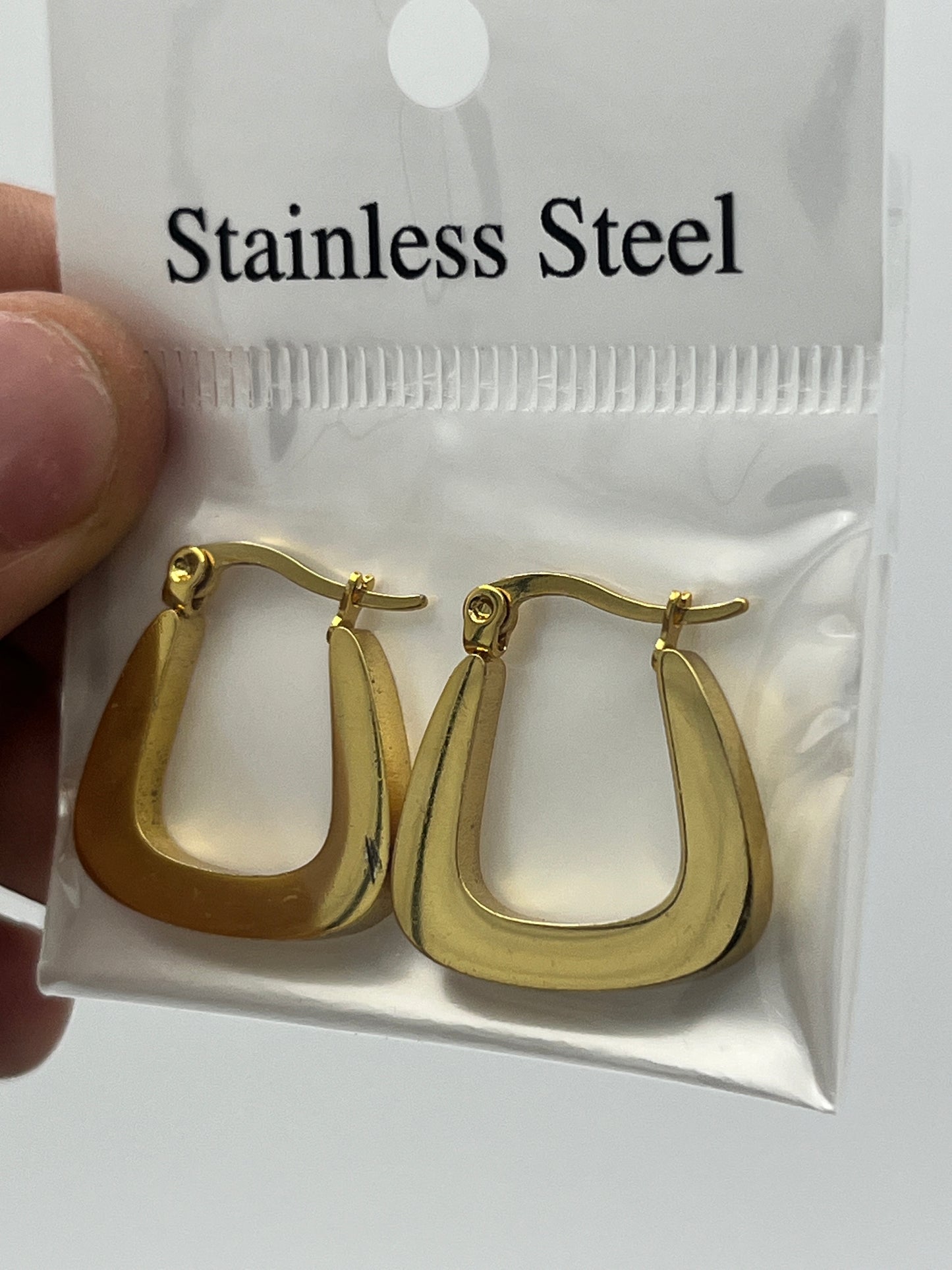 Arete de Acero Inoxidable Forma de Herradura - Paquete de 12 piezas $16.33 c/u