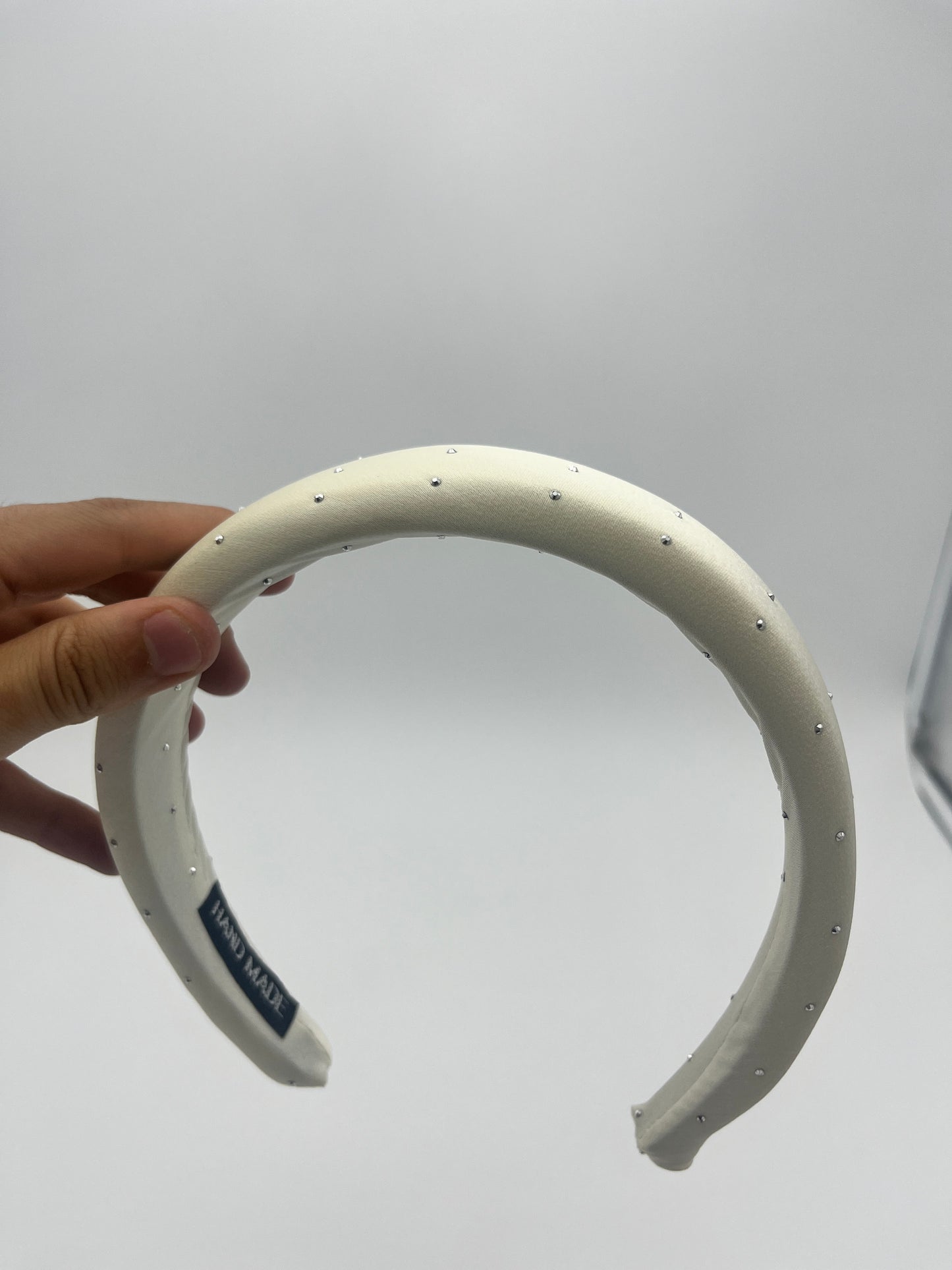 Diadema Ancha Forrada Puntos - Paquete de 12 piezas 14.83 c/u