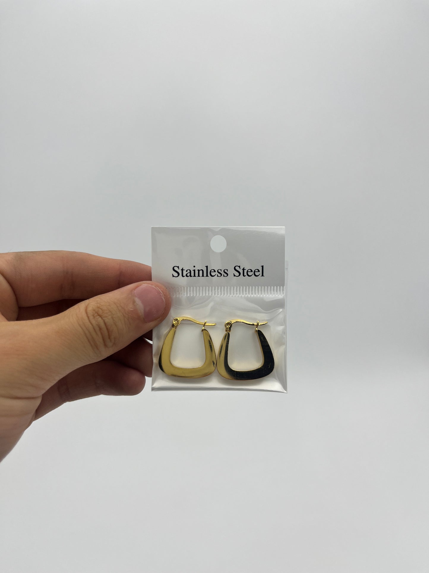 Arete de Acero Inoxidable Forma de Herradura - Paquete de 12 piezas $16.33 c/u