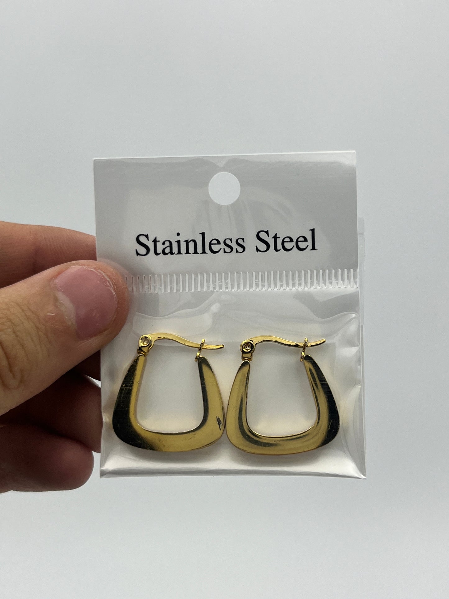 Arete de Acero Inoxidable Forma de Herradura - Paquete de 12 piezas $16.33 c/u