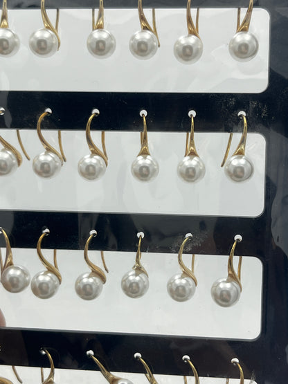 Arete Perla - Paquete de 12 pares 7.08 c/u