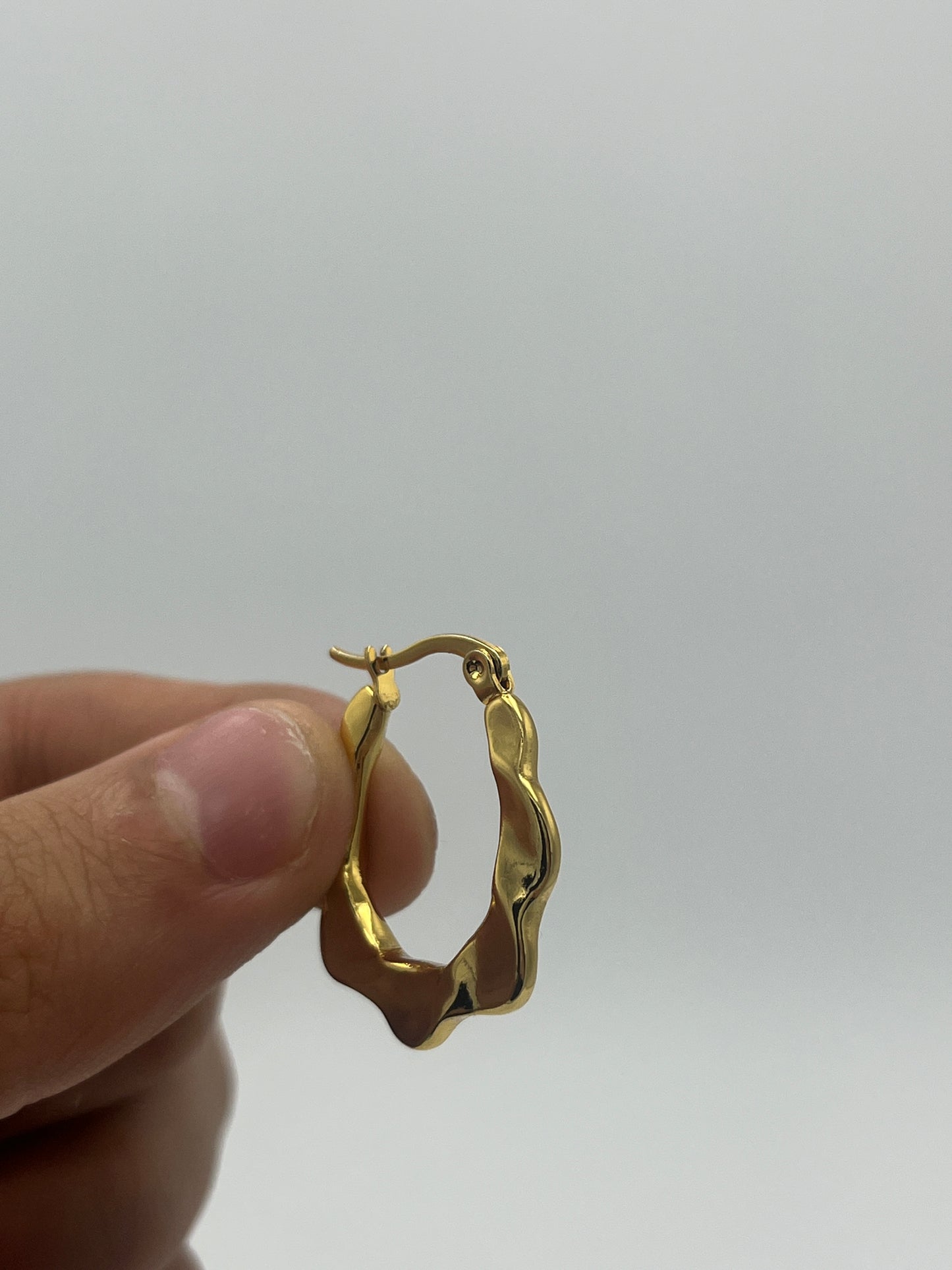 Arete de Acero Inoxidable U Texturizada en Ondas - Paquete de 12 piezas $16.33 c/u