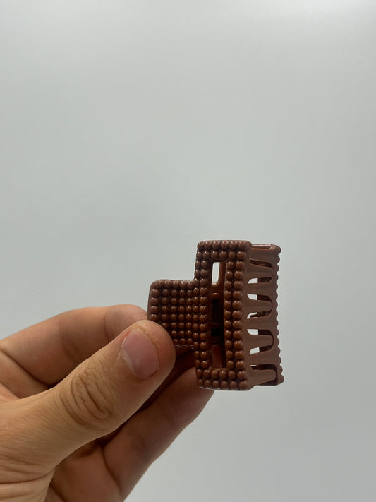 Pinza Chica Rectangular Puntos - Paquete de 12 piezas 2.58 c/u
